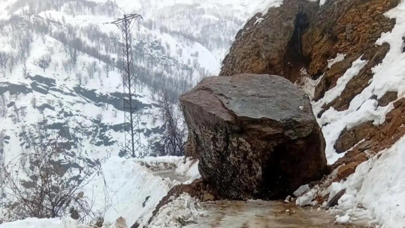 Bitlis'te yağış sonrası 6 farklı noktada heyelan meydana geldi