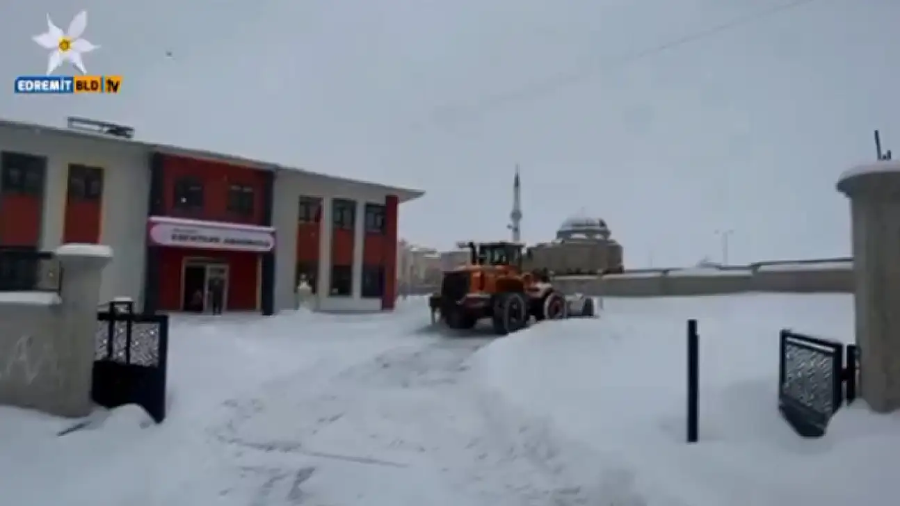 Edremit'te 7 mahallede yollar ulaşıma açıldı