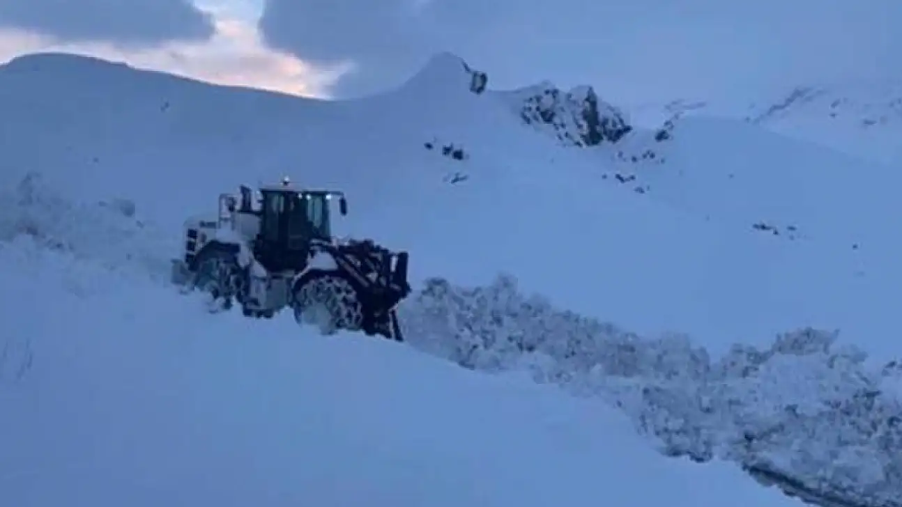 Hakkari-Şırnak karayolu yeniden ulaşıma açıldı