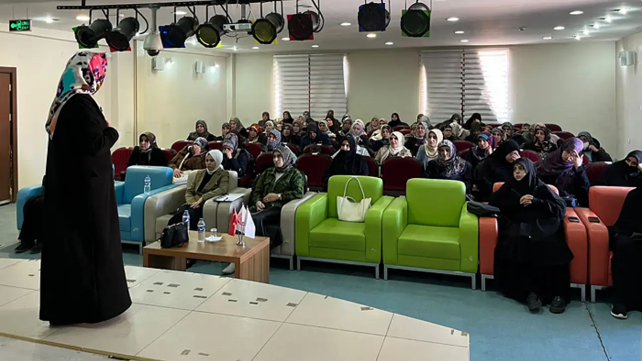 Muradiye İlçe Müftülüğü'nden Kadına Yönelik Şiddet semineri