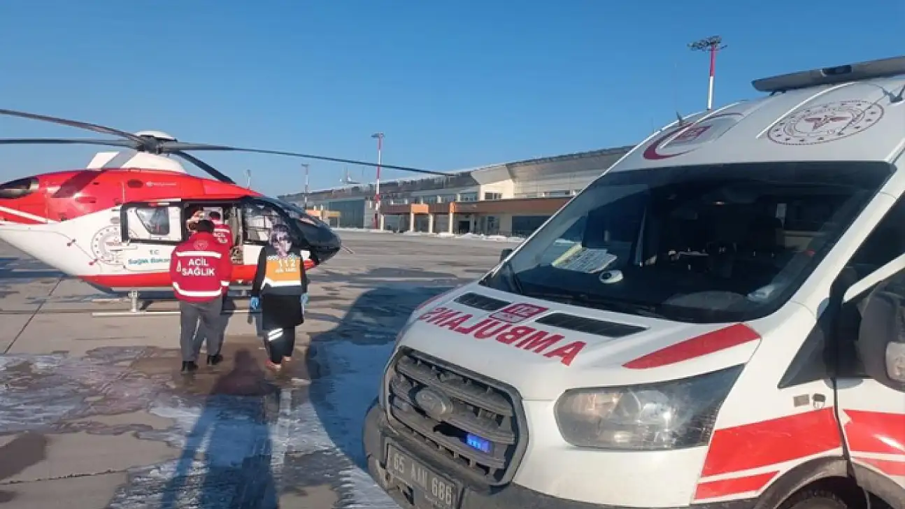 Şemdinli'de sıcak su yanığı olan bebek helikopter ambulansla Van'a sevk edildi