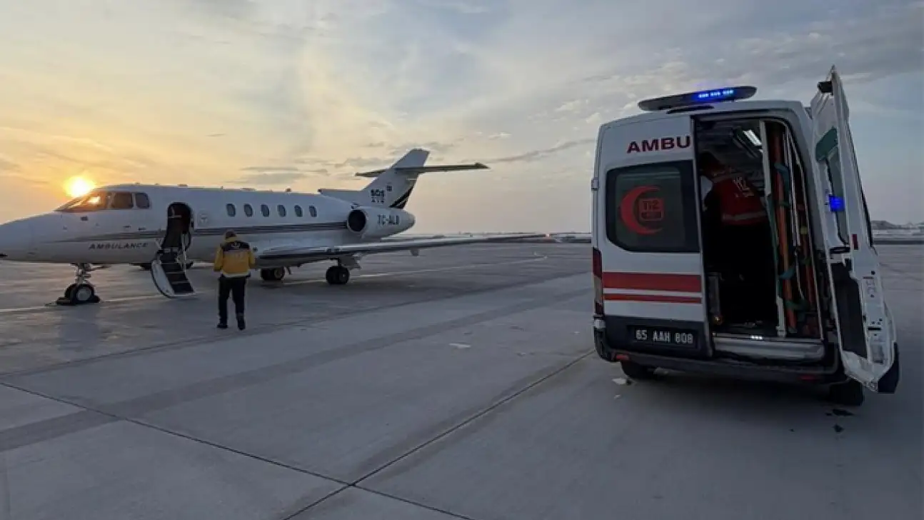 Van'da uçak ambulans bebek hastalar için havalandı