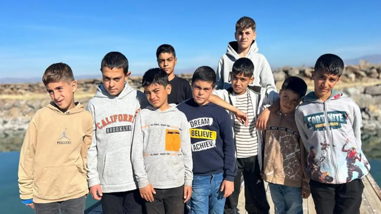 Van Gölü'nde yazın sararan saçlar kışın eski rengine döndü