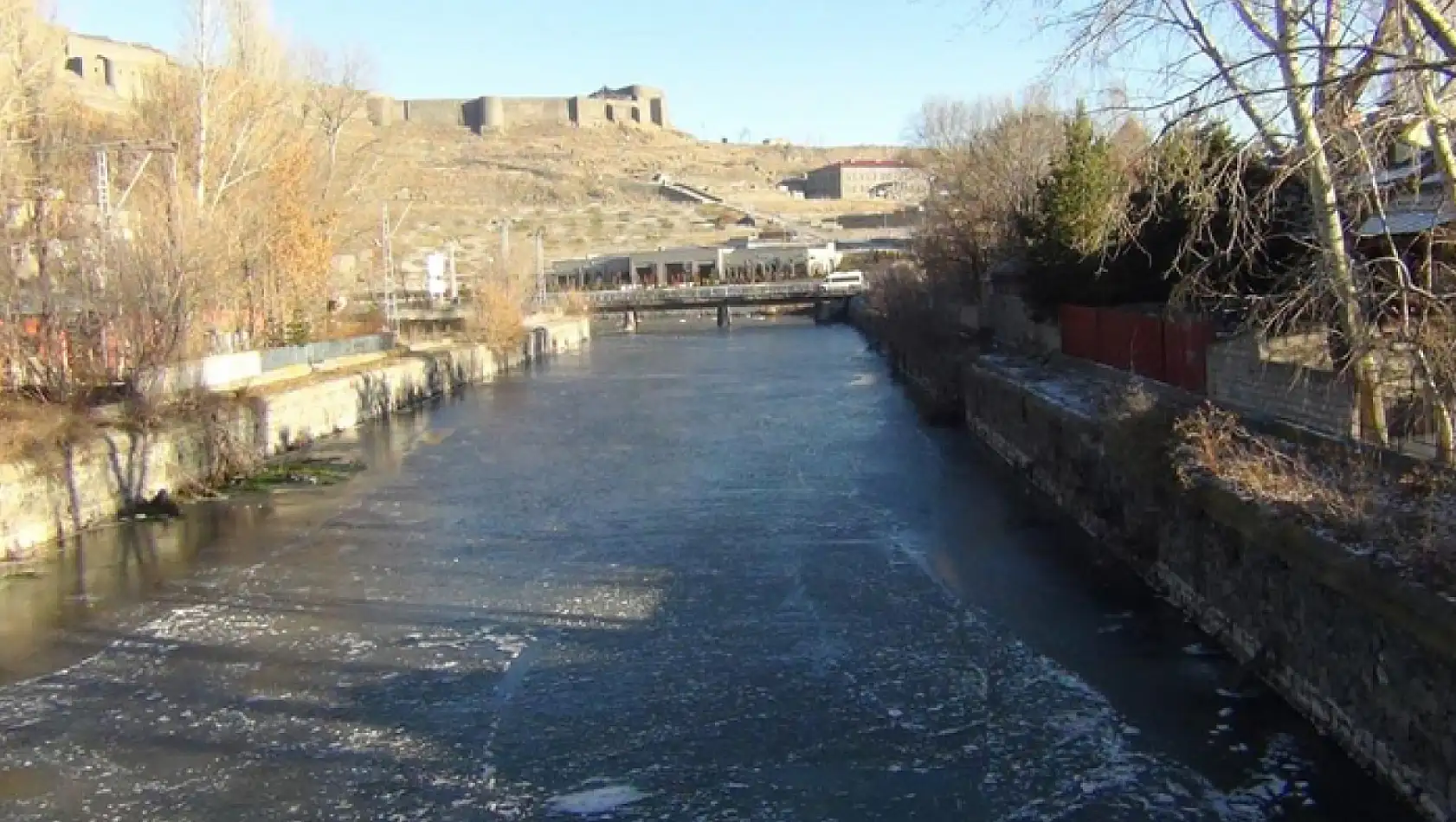 -14'ü gördü! Çay kısmen dondu