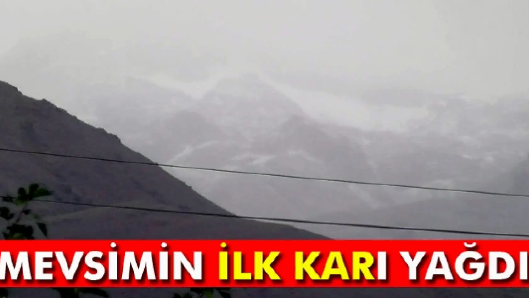 Tunceli'nin Ovacık ilçesinde Munzur Dağları'nın bazı yüksek kesimlerine kar yağdı.