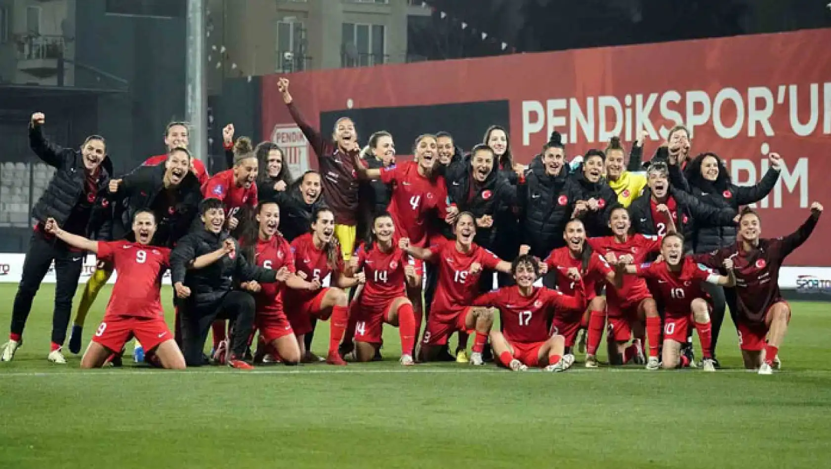 A Milli Kadın Futbol Takımı'nın play-off'taki rakibi Ukrayna oldu