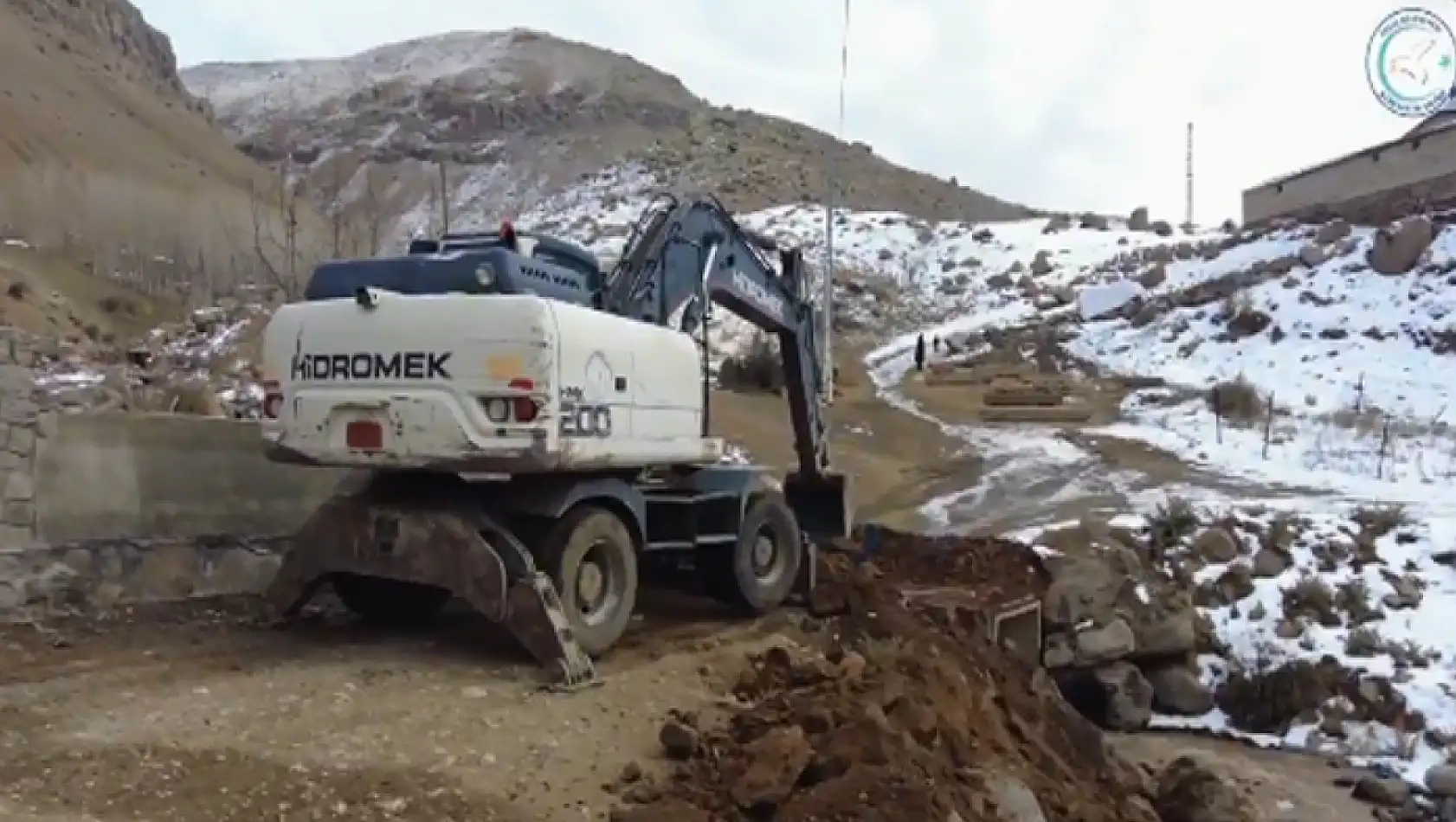 Ağırkaya Mahallesi'nde su tahliyesi çalışması