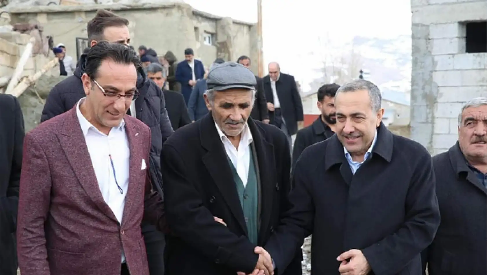 AK Parti Saray İlçe Teşkilatı hizmetlerini hız kesmeden sürdürüyor