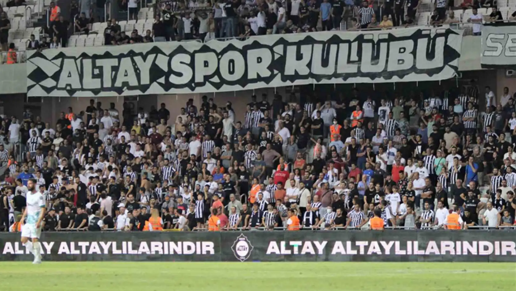 Altay'da kombineler satışa çıkarıldı