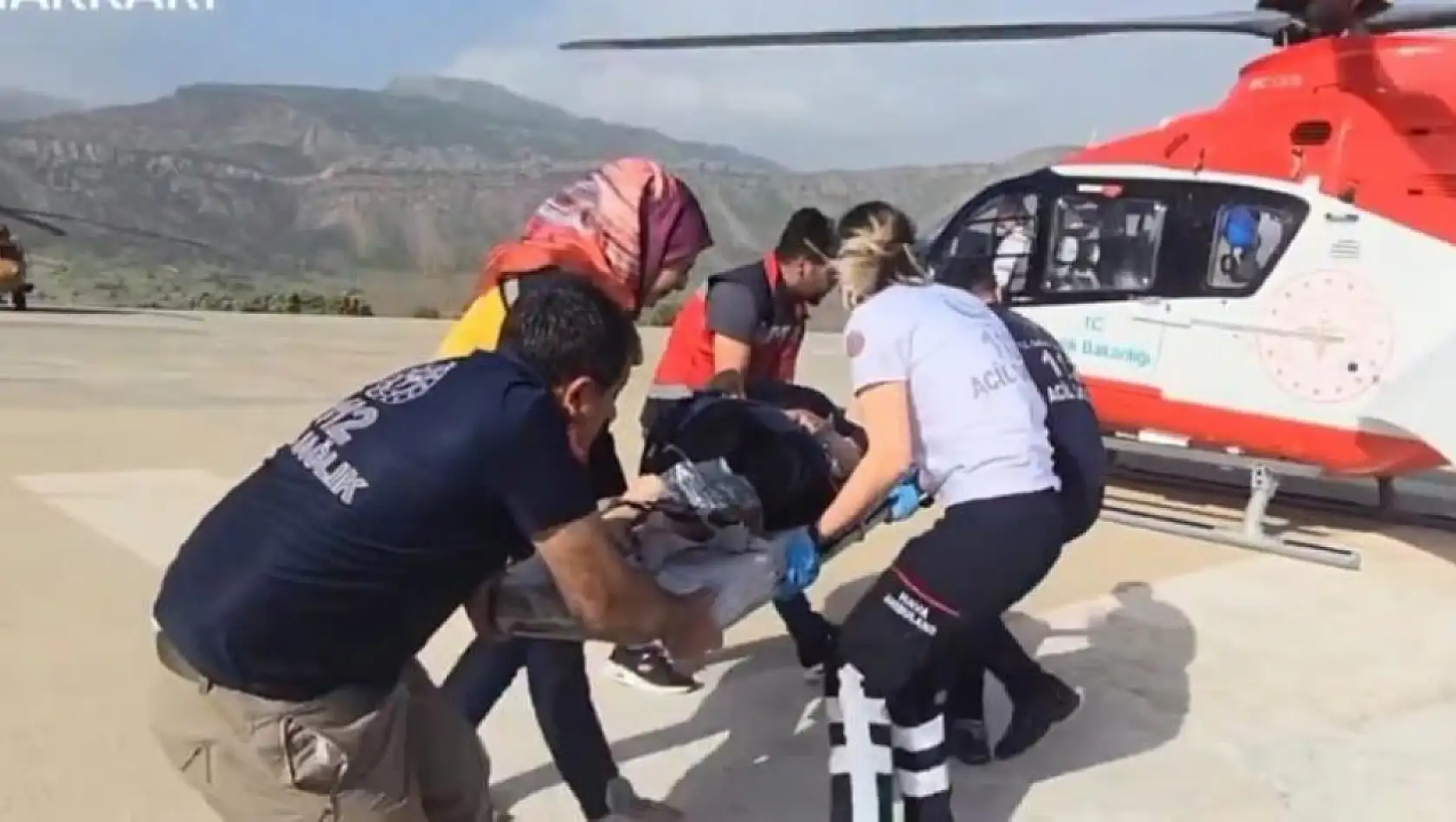Ambulans helikopter hamile kadın için havalandı
