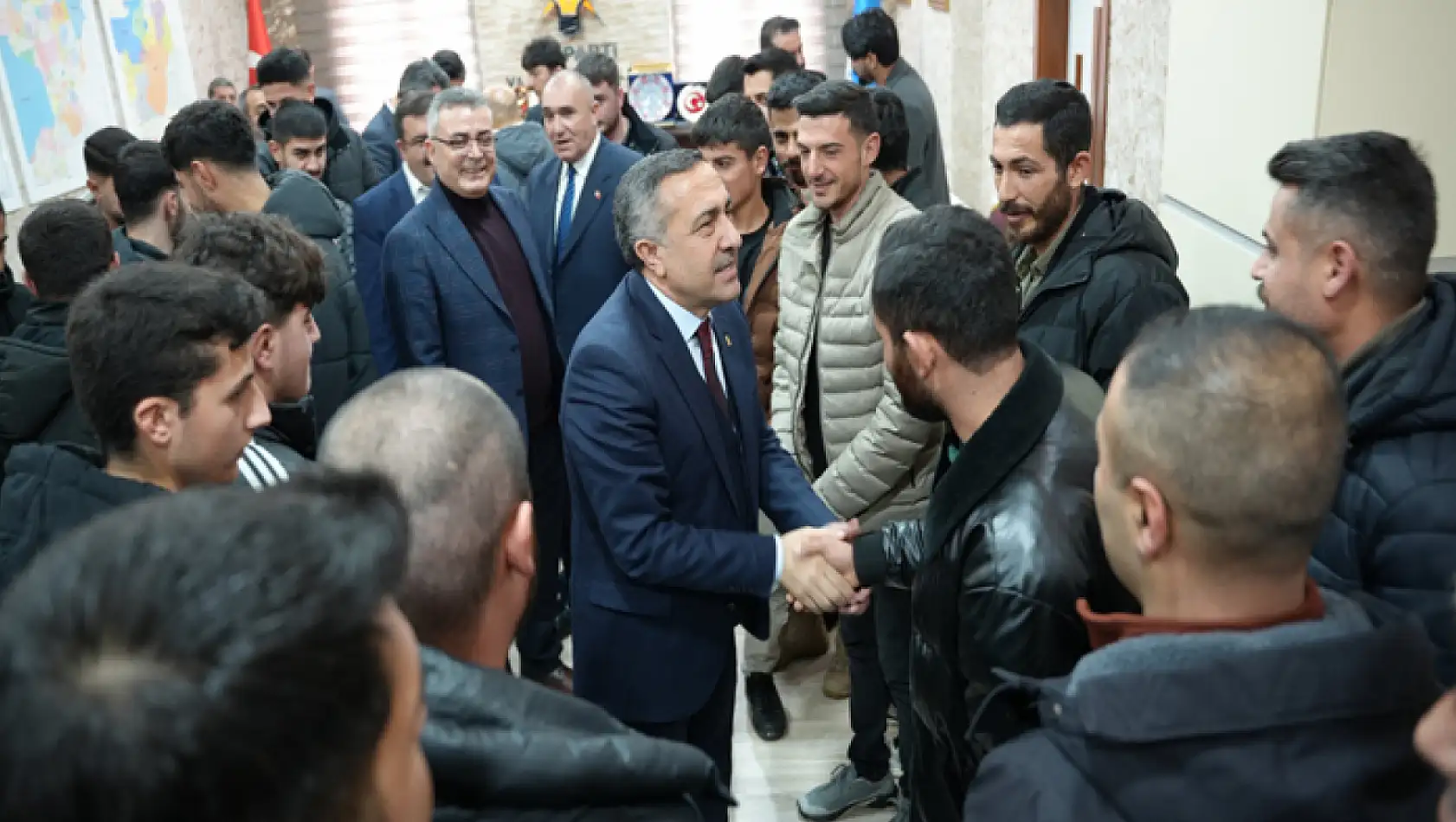 Arvas'a gençler ve vatandaşlardan yoğun ziyaret