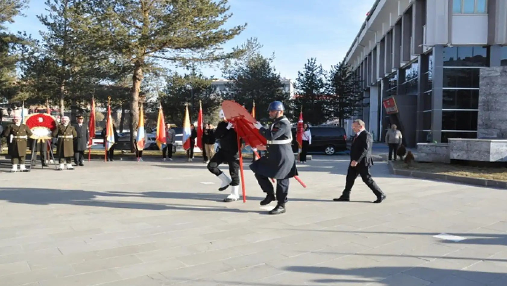 Atatürk ölümünün 86. yıldönümünde Kars'ta anıldı