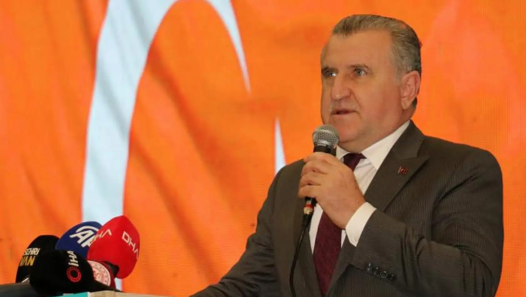 Bak: Hiç kimse bu ülkeye diz çöktüremeyecek