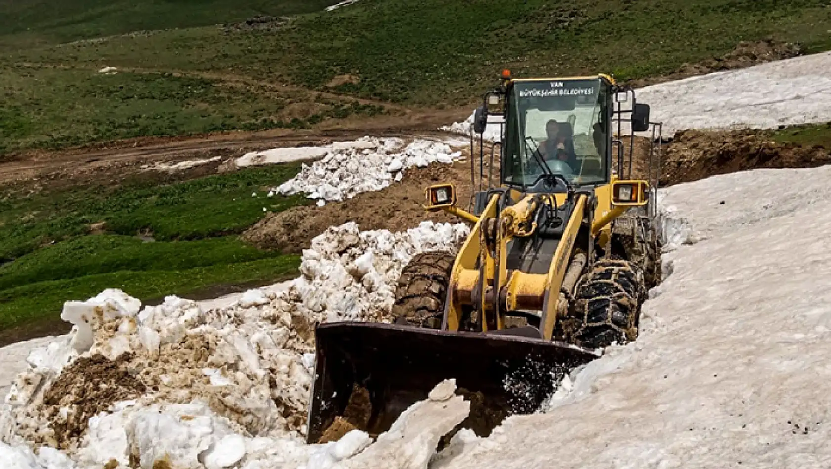 Büyükşehir'den Haziran ayında karla mücadele çalışması 