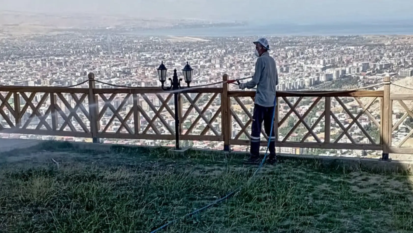 Büyükşehir'in ilaçlama çalışmaları devam ediyor