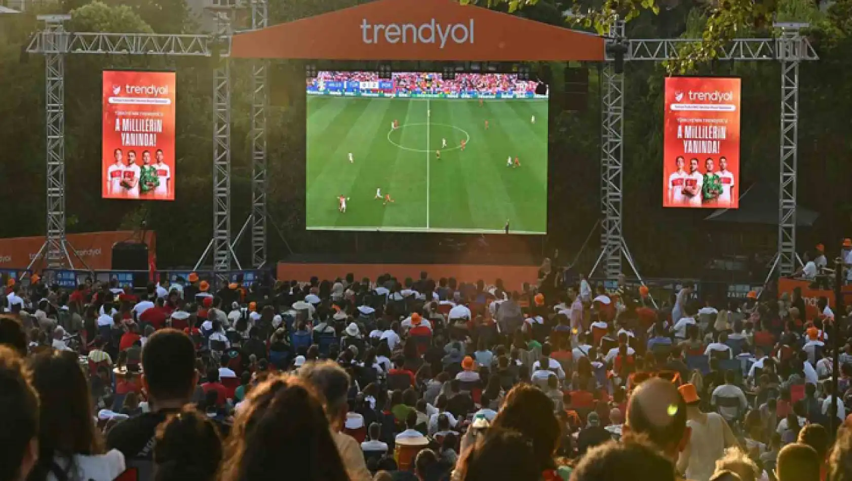 Çekya-Türkiye maçı dev ekranda izlenebilecek