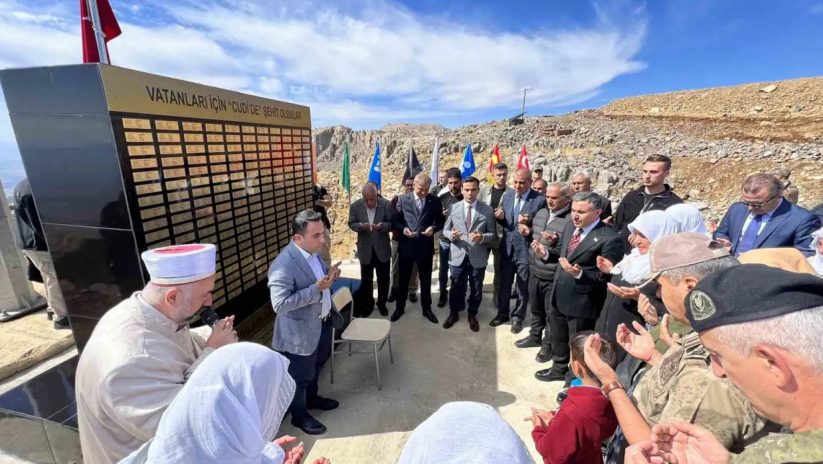 Cudi Dağı'nda şehitler anıtı açıldı
