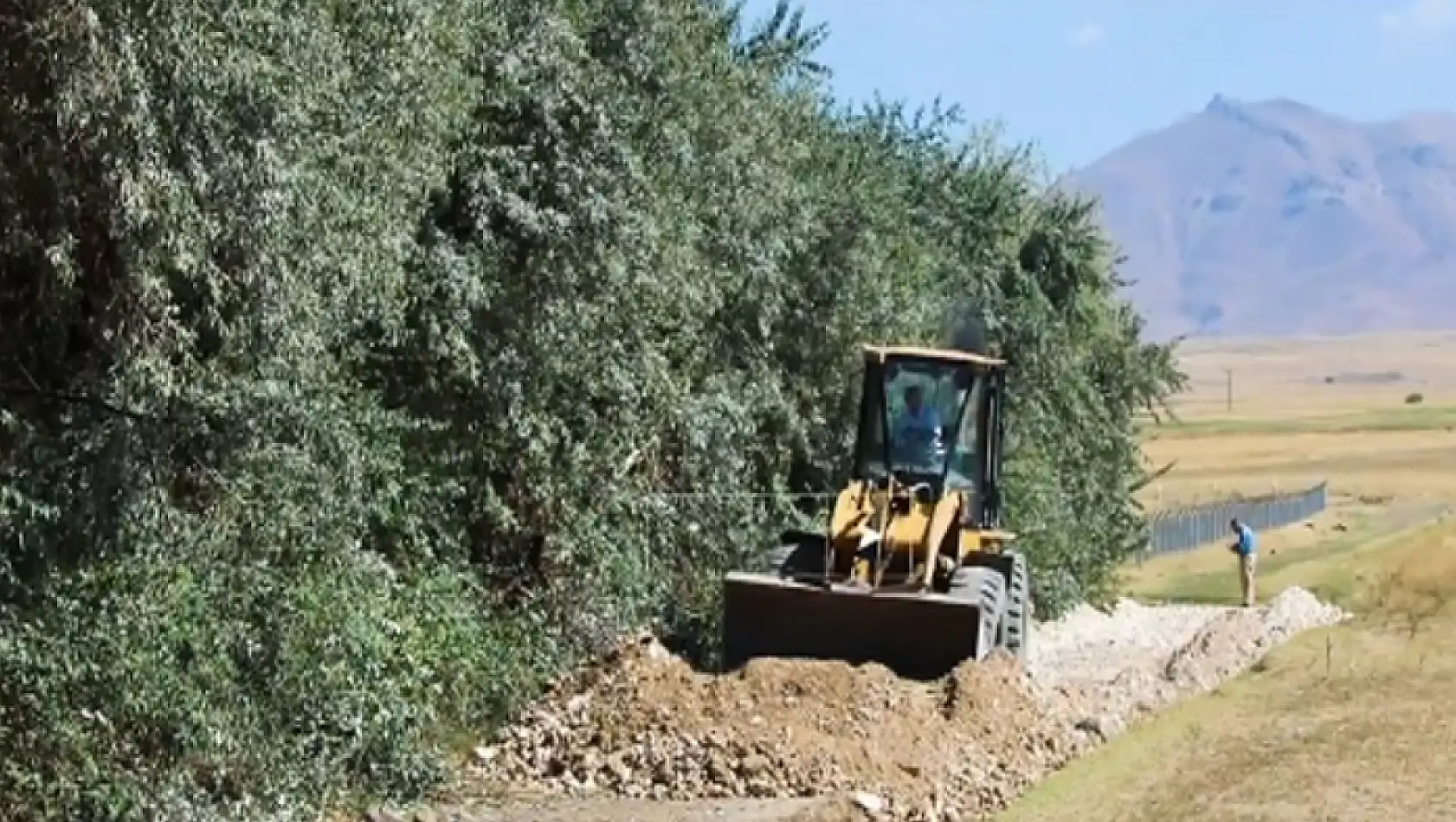 Derimevi Mahallesi'nde yol çalışmaları sürüyor