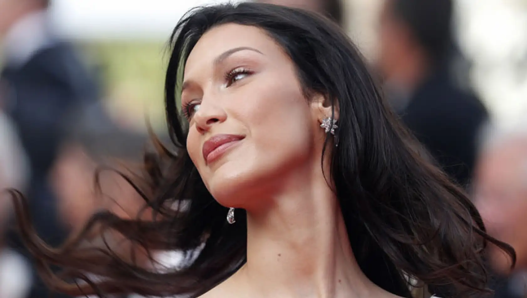 Dünyaca ünlü markadan skandal 'Bella Hadid' özrü