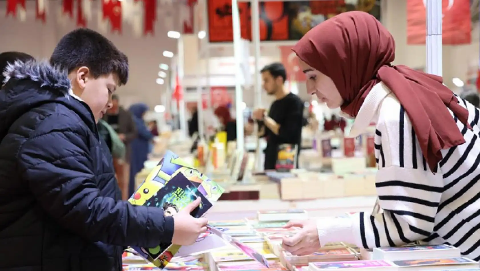 Elazığ'da Kitap Fuarı'na yoğun ilgi