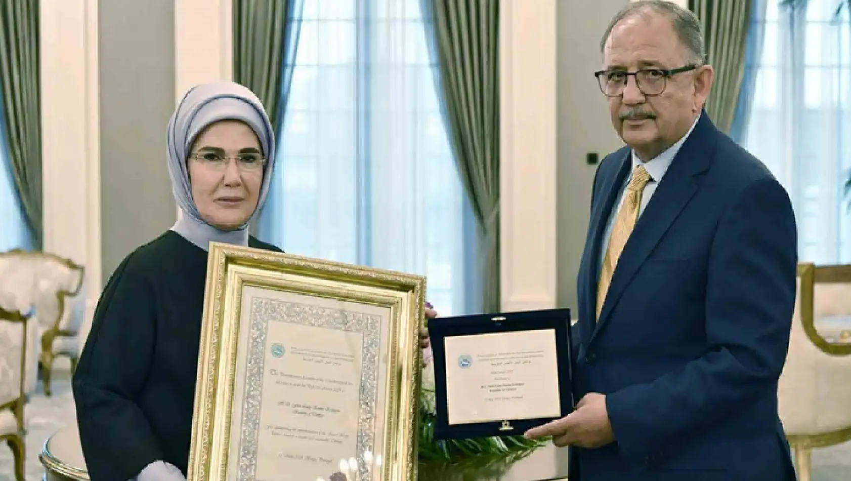 Emine Erdoğan, 'Sıfır Atık' projesine verilen AKDENİZ-PA ödülünü teslim aldı