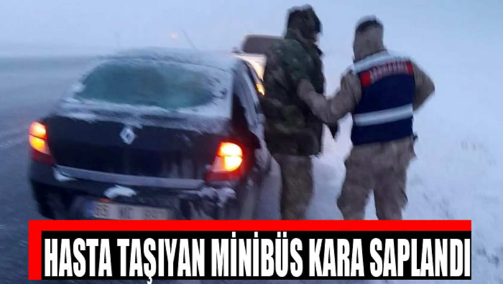 Hasta taşıyan minibüs kara saplandı