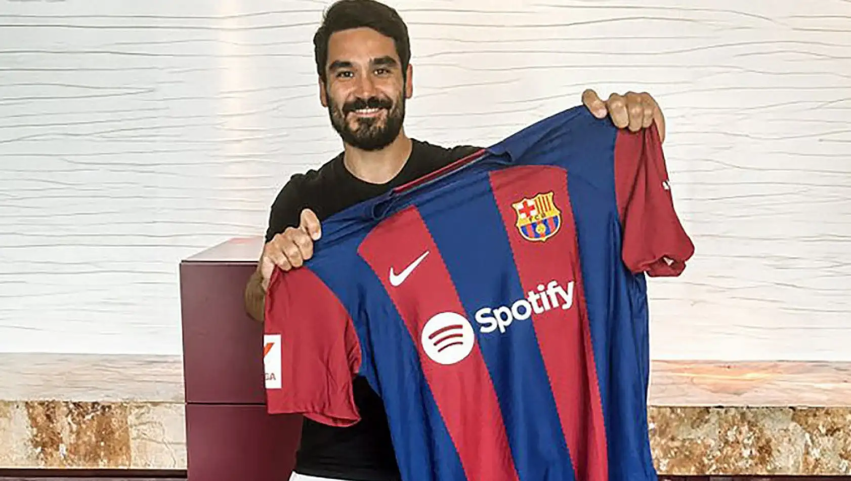 İlkay Gündoğan, Barcelona'ya imzayı attı