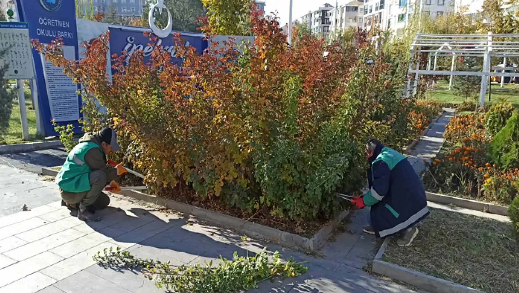 İpekyolu Belediyesi'nden parklarda temizlik ve bakım çalışmaları