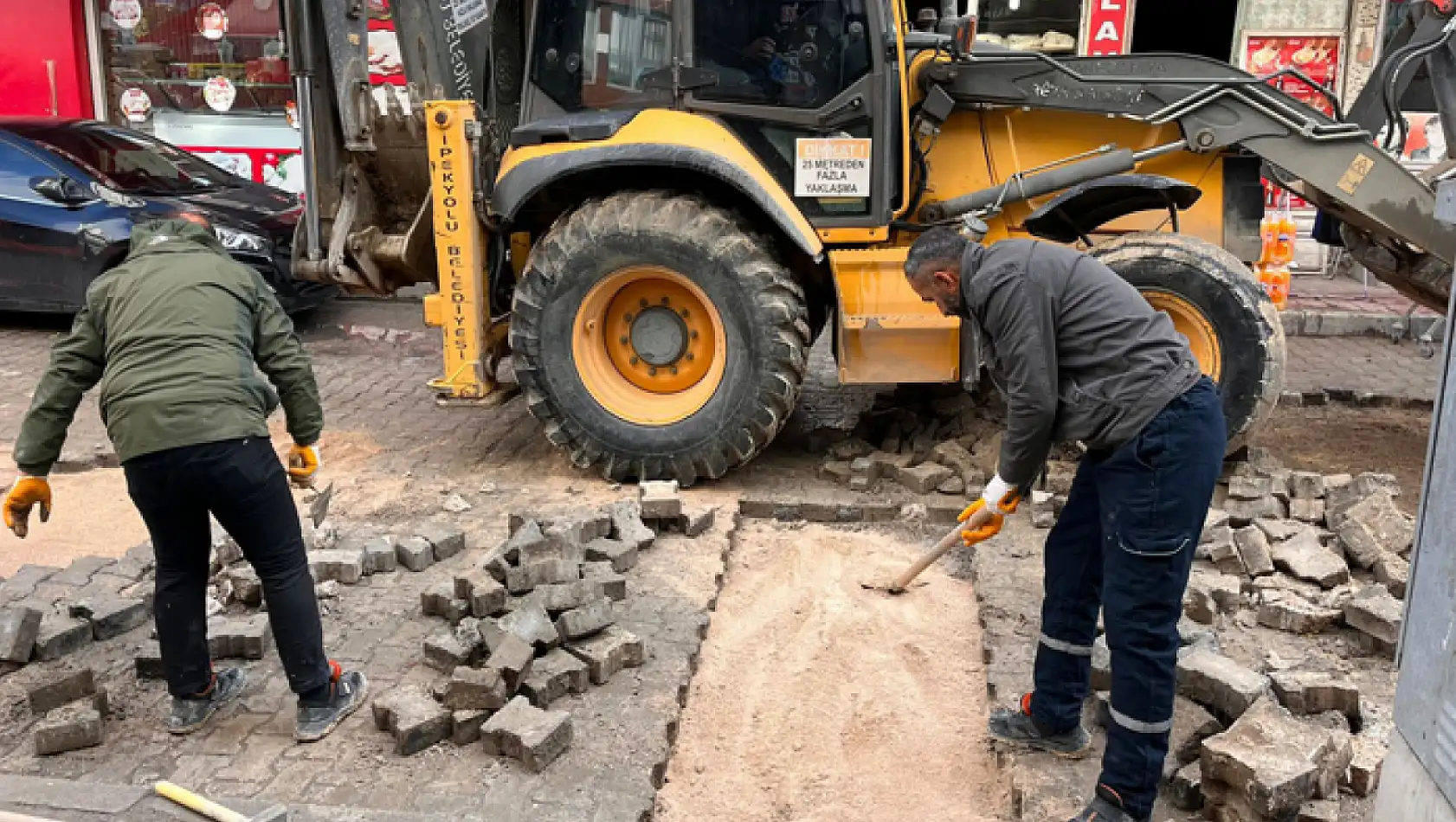 İpekyolu Belediyesi'nden yol çalışması