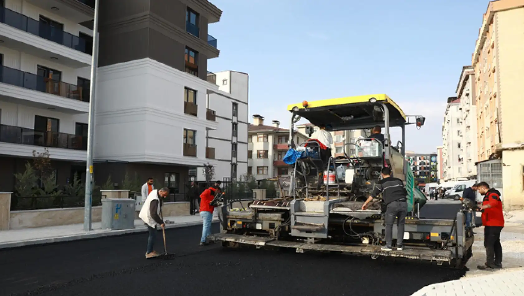 İpekyolu'nda asfalt çalışmaları devam ediyor