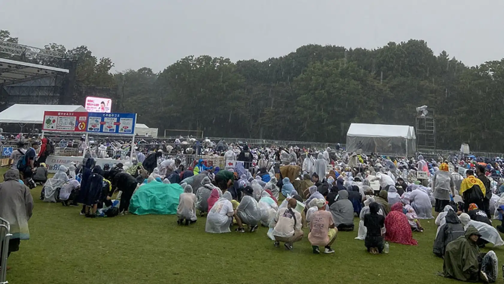 Japonya'da konser alanına yıldırım düştü: 9 yaralı