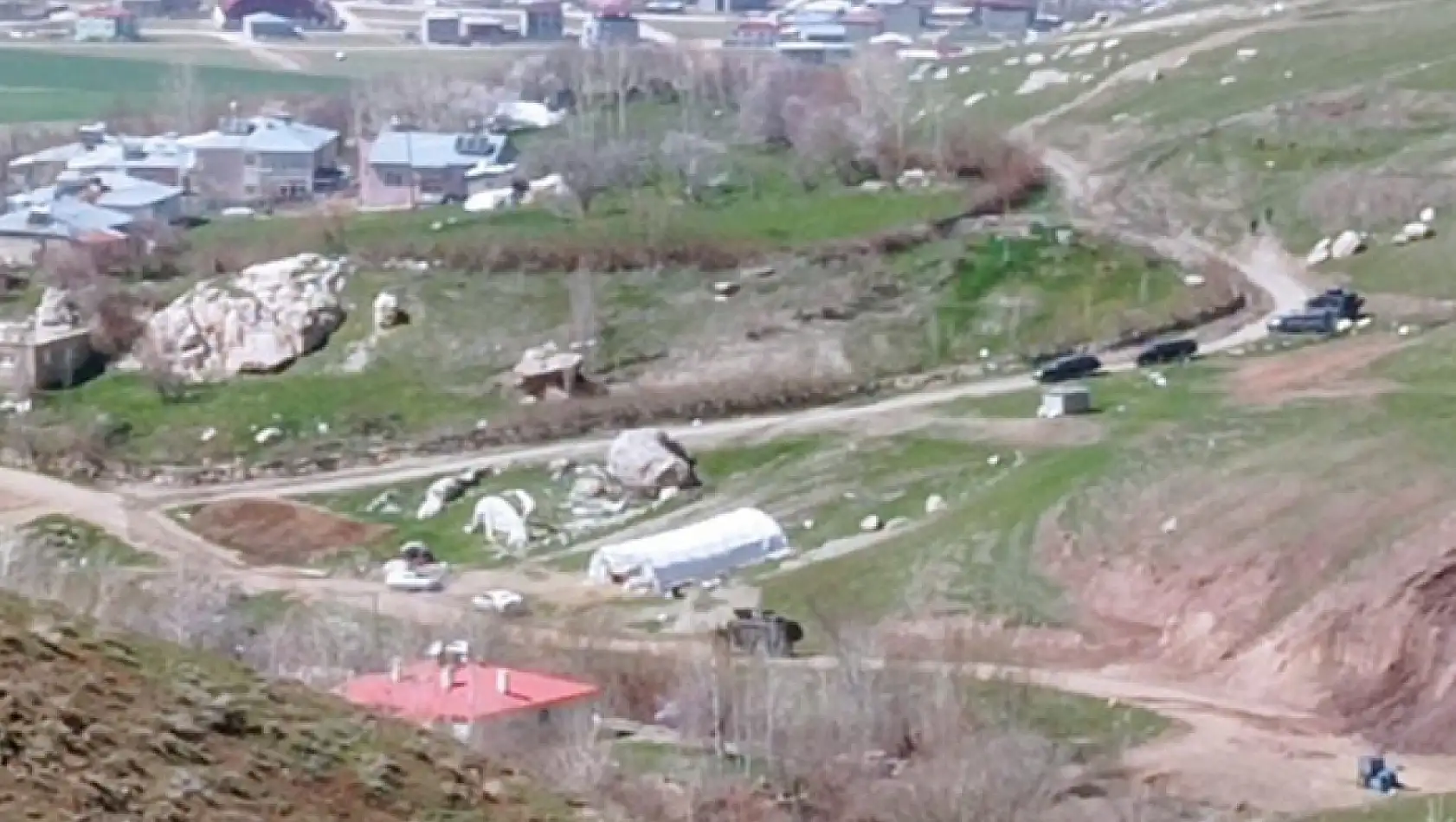 Kaçak kazı ihbarına giden ekipler bambaşka bir durumla karşılaştı