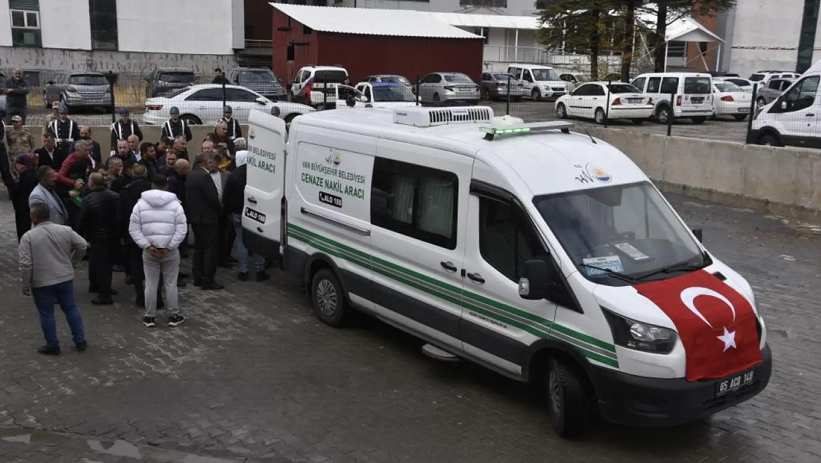 Kalp krizi sonucu hayatını kaybeden güvenlik korucuları son yolculuklarına uğurlandı