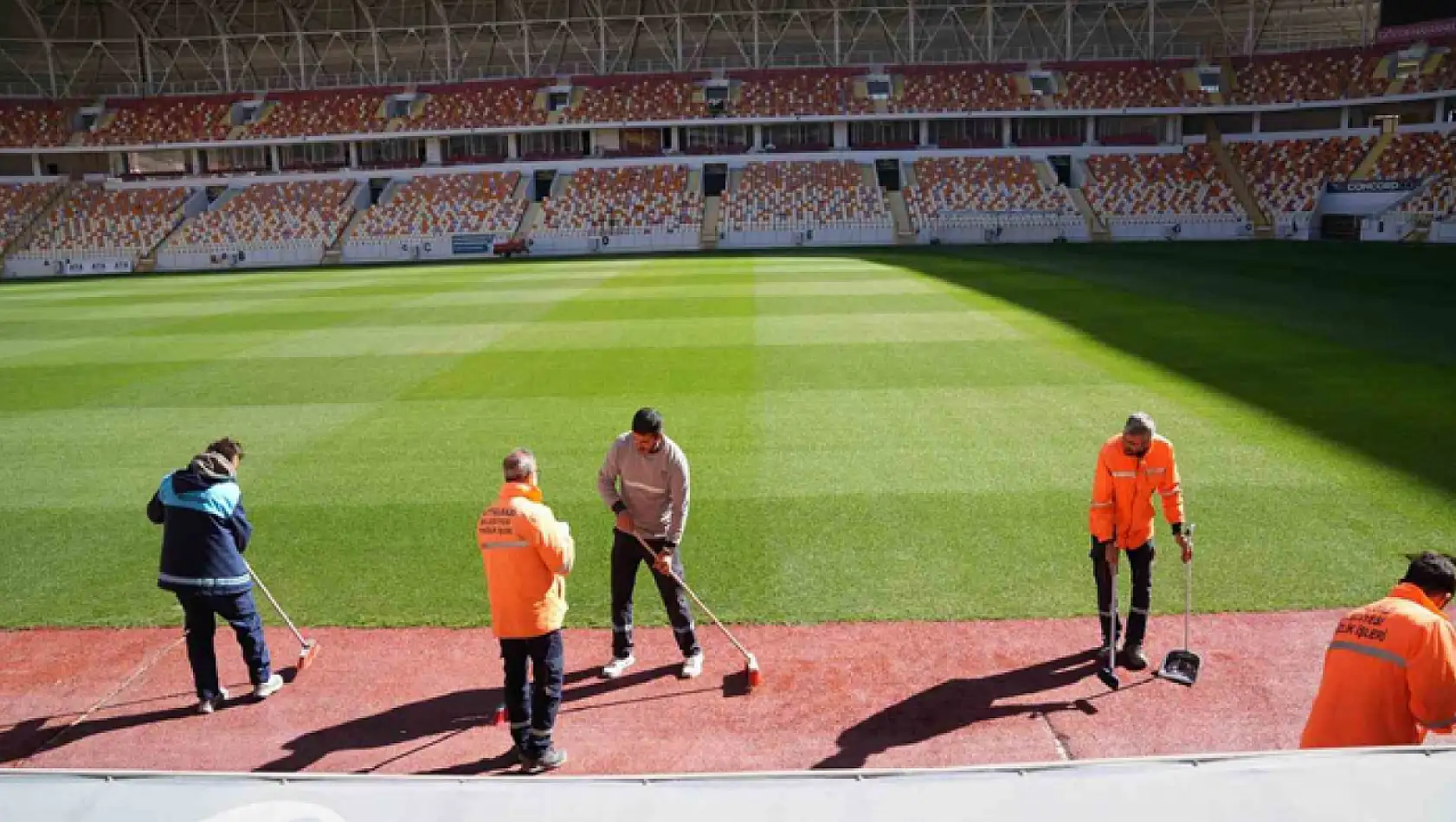 Malatya Stadyumu yeniden futbola hazırlanıyor