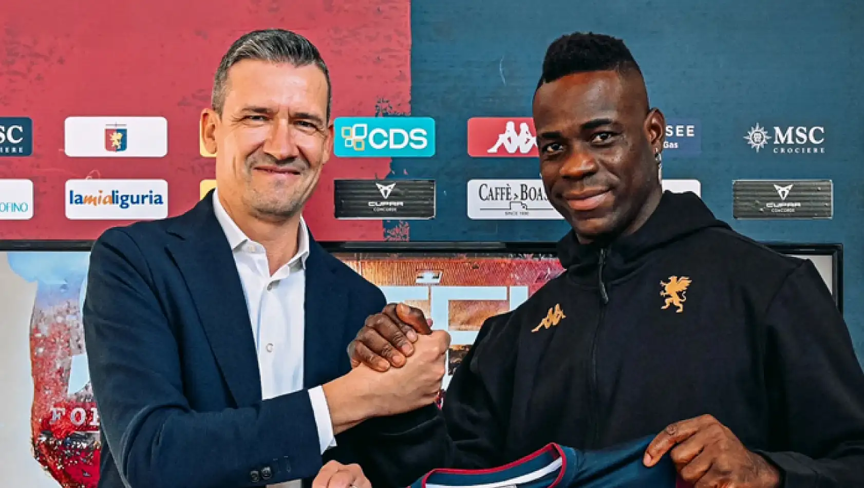 Mario Balotelli, Genoa'ya imza attı