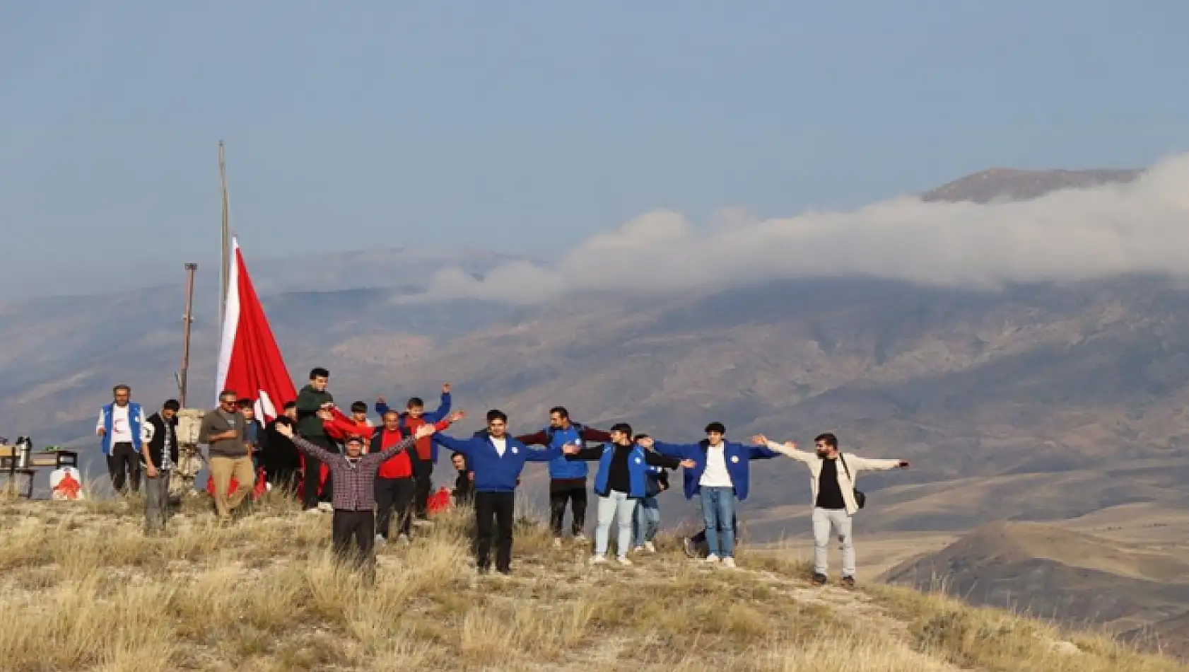 Sitare Dağı'na tırmandılar