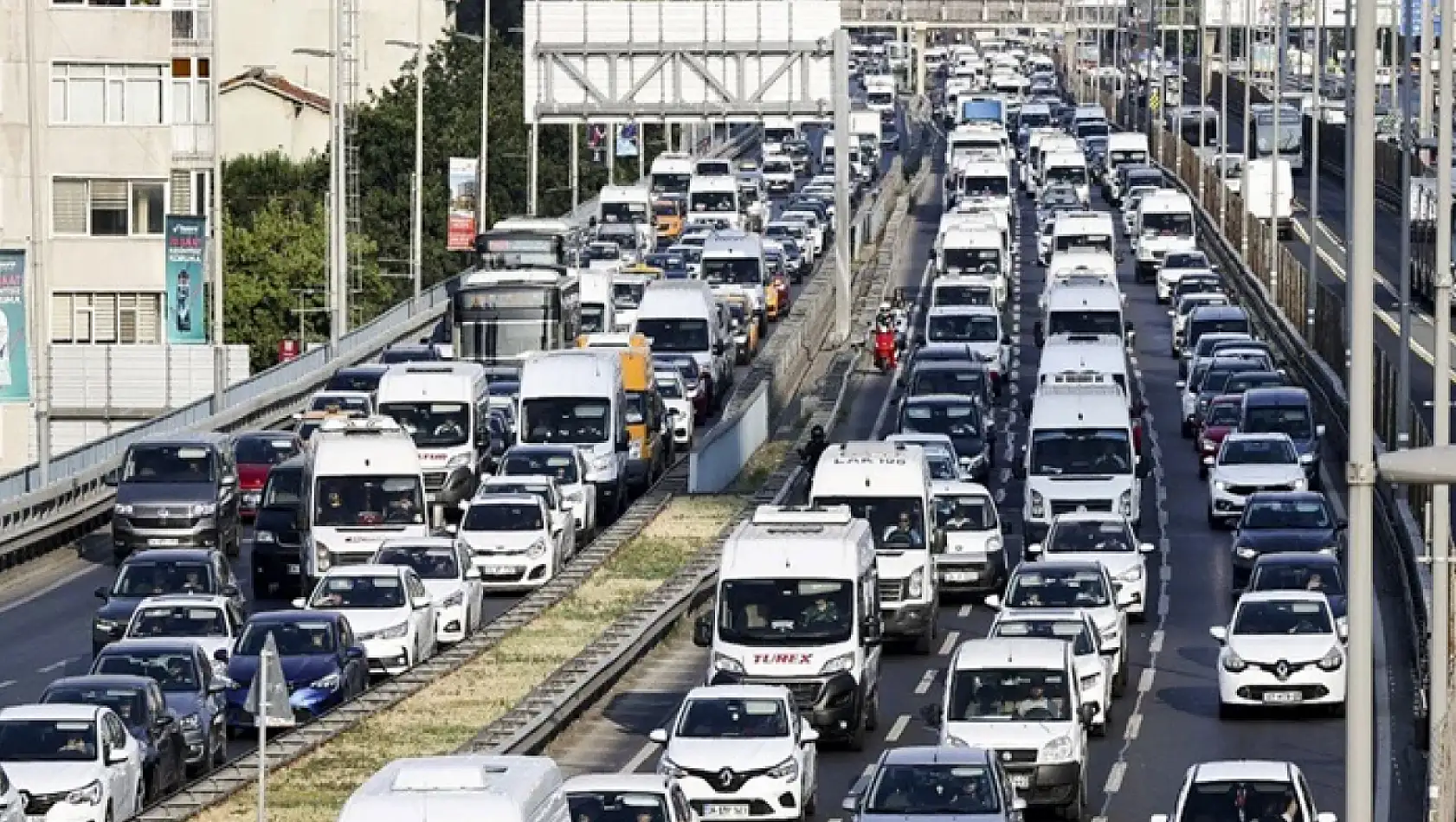 Temmuz ayında 276 bin 615 adet taşıtın trafiğe kaydı yapıldı