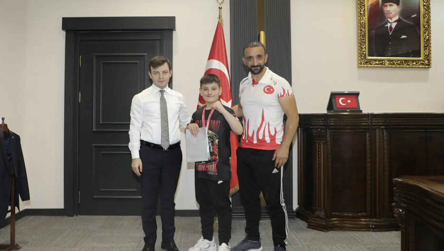 Türkiye Muay Thai Şampiyonasında Vanlı Bekir'den büyük başarı