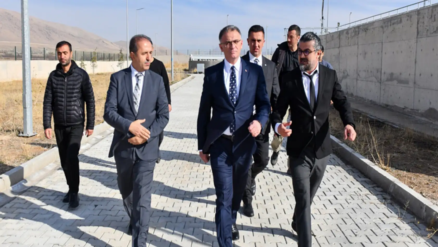 Vali Balcı, Gürpınar Arıtma Tesisinde incelemelerde bulundu