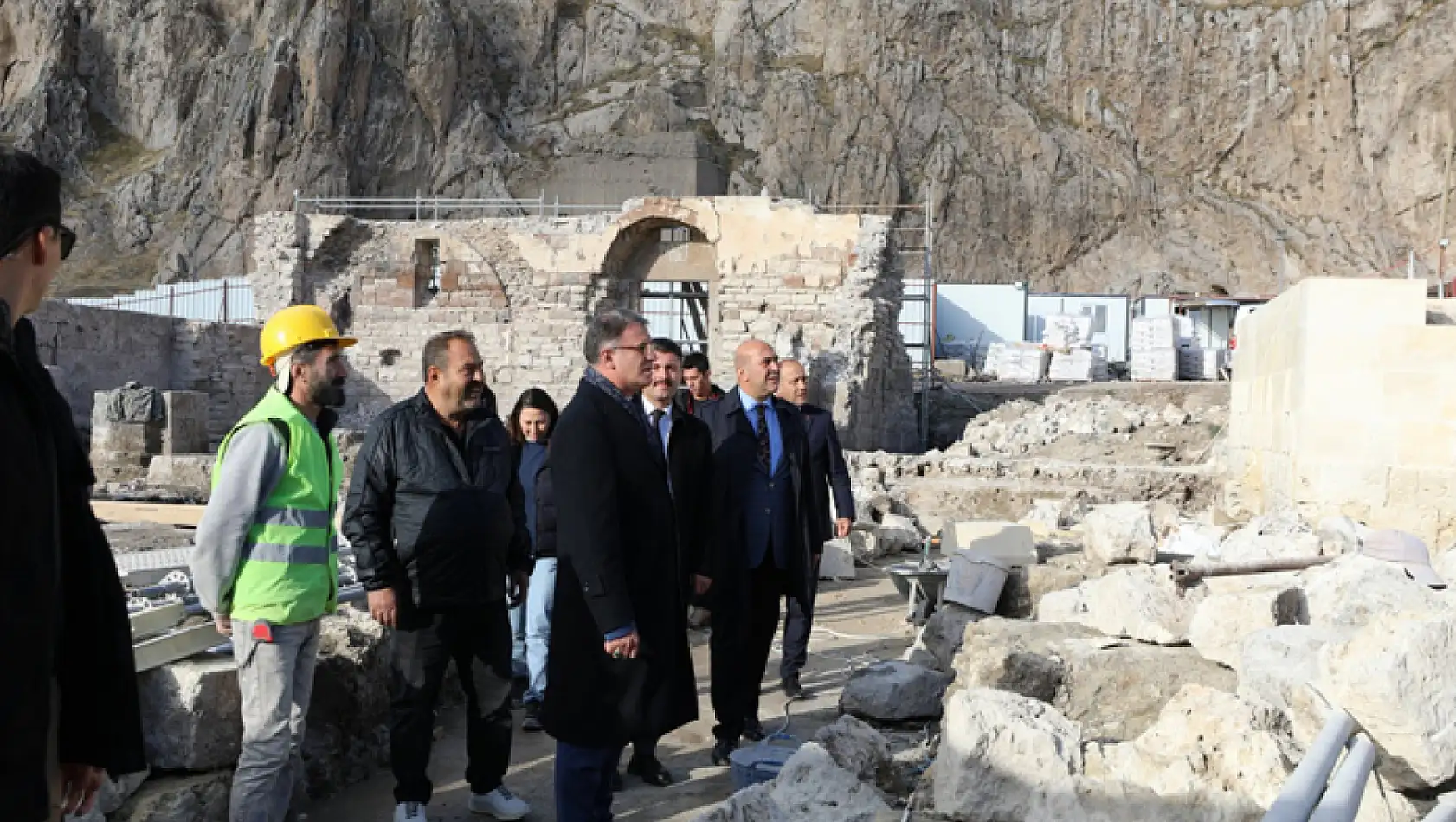 Vali Balcı, Ulu Camii restorasyonunu inceledi