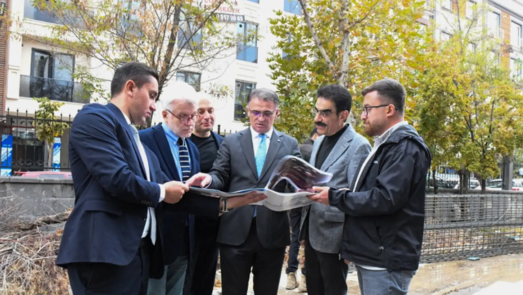 Vali Balcı, Yeni İl Halk Kütüphanesi ve Bebek, Çocuk Kütüphanesi inşaatında incelemelerde bulundu