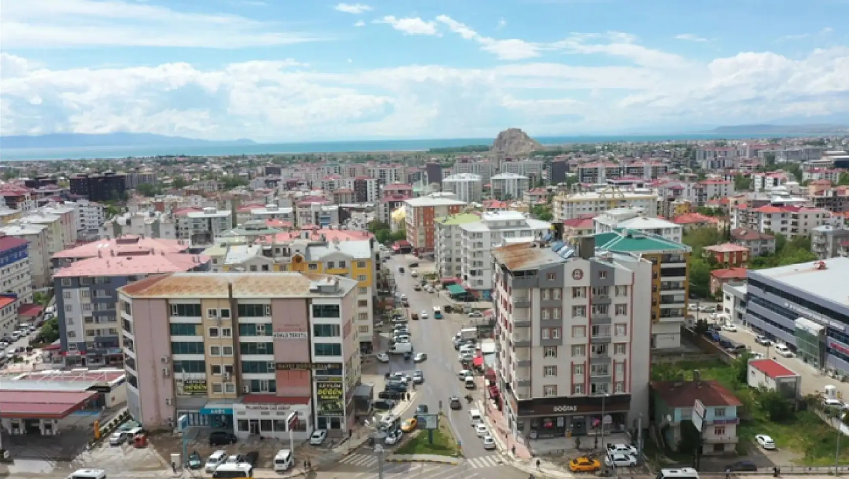 Van Büyükşehir Belediyesi Terzioğlu Caddesini yeniliyor