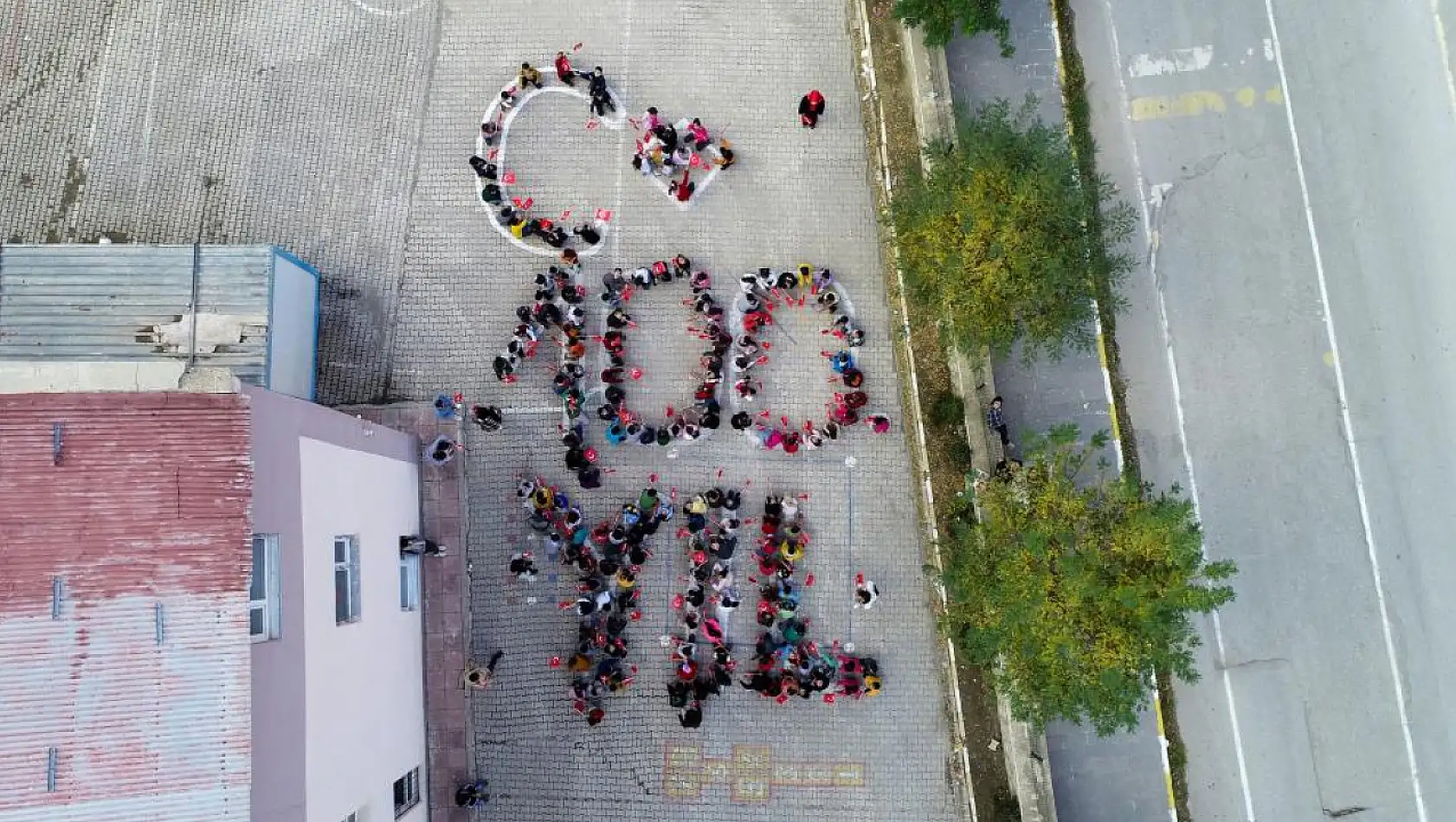 Van'da 100. yıl koreografisi