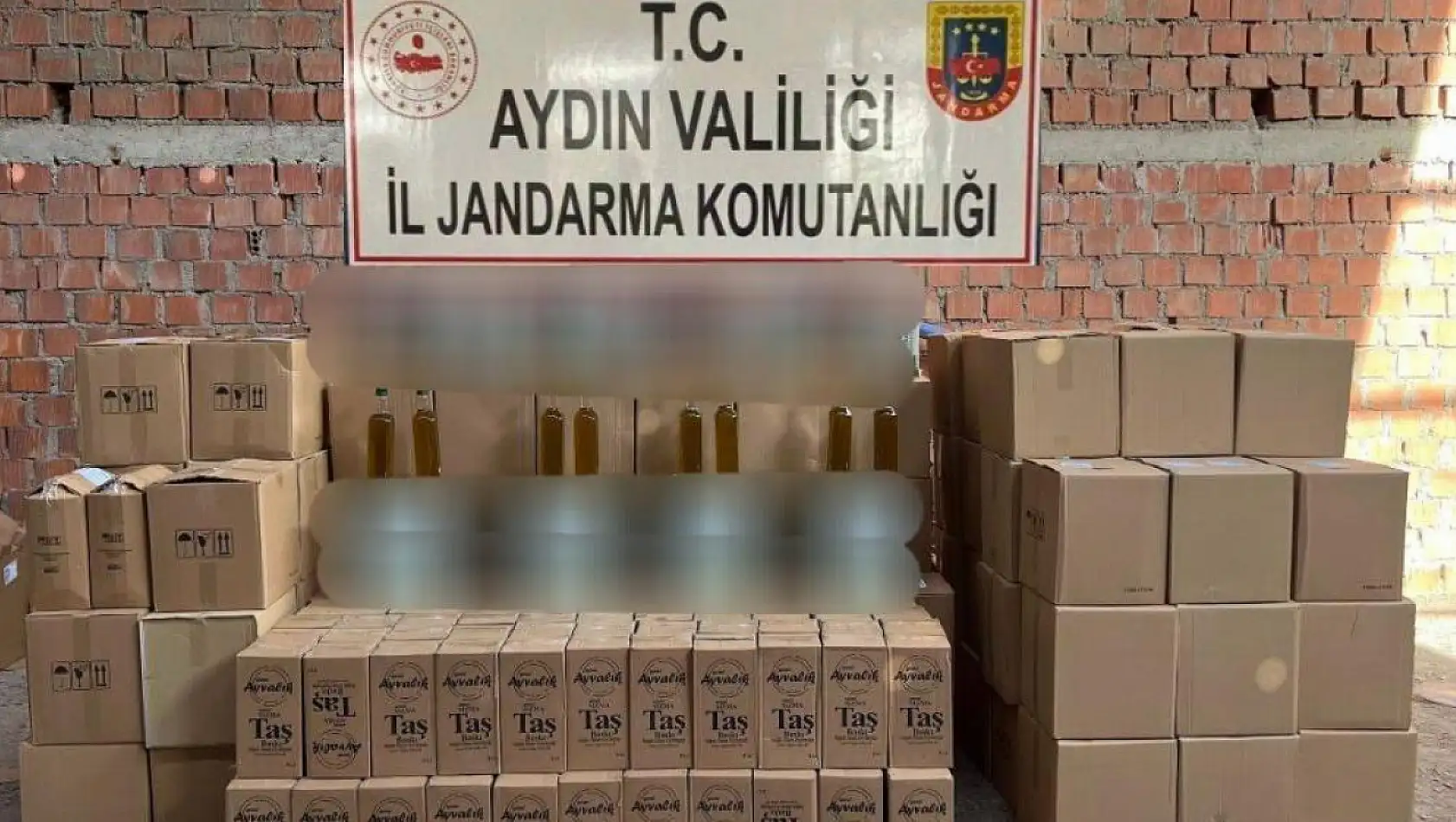 Van'a gönderilmek üzere olan 8 ton sahte zeytinyağı ele geçirildi