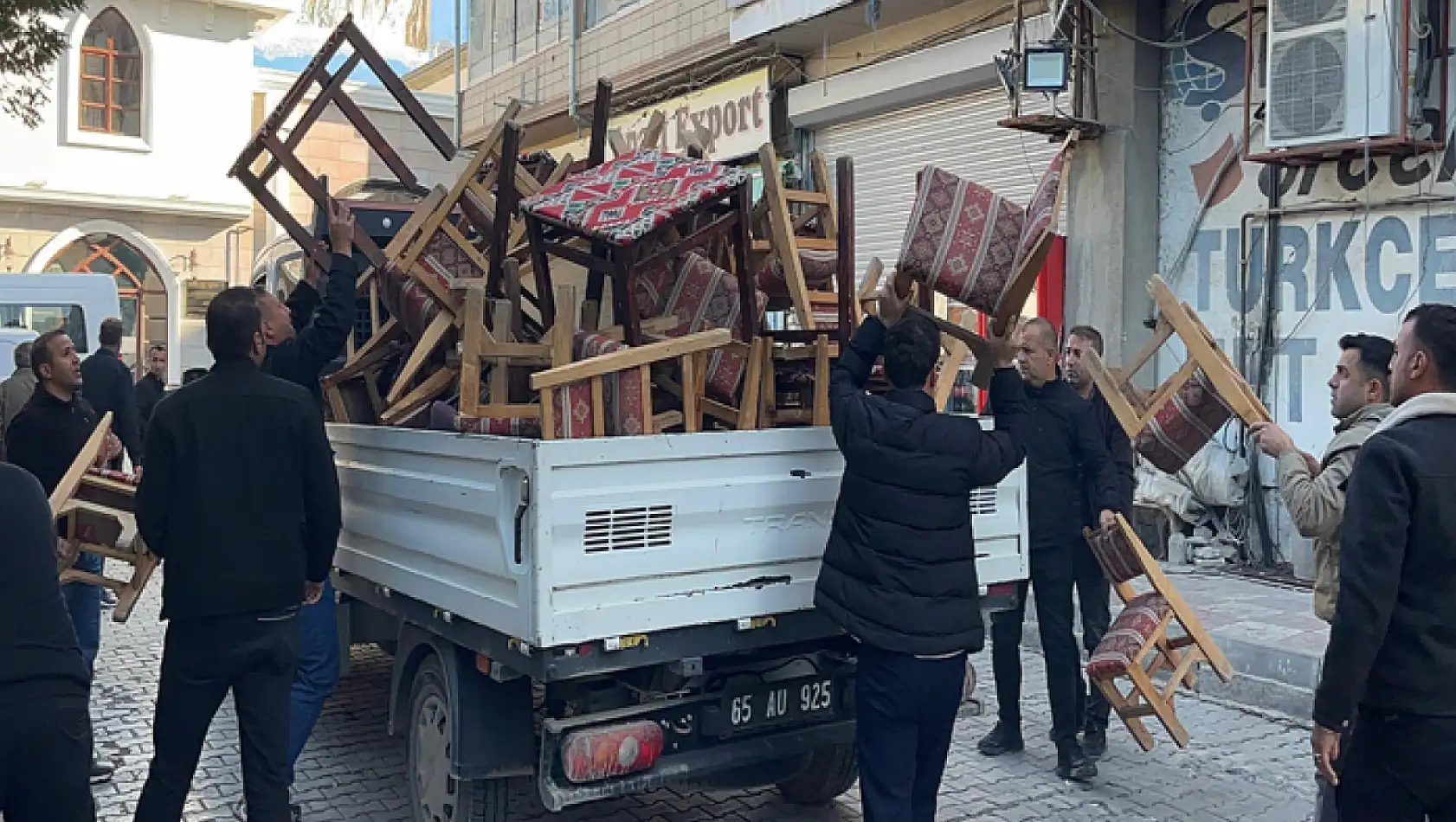 Van'da kaldırım işgaline geçit yok