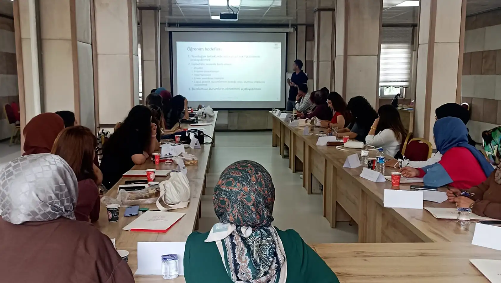 Van'da sağlık çalışanlarına eğitim verildi