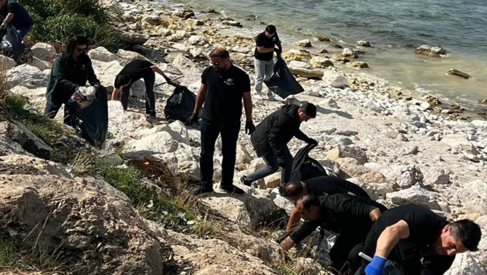 Van'da sahil temizleme etkinliği