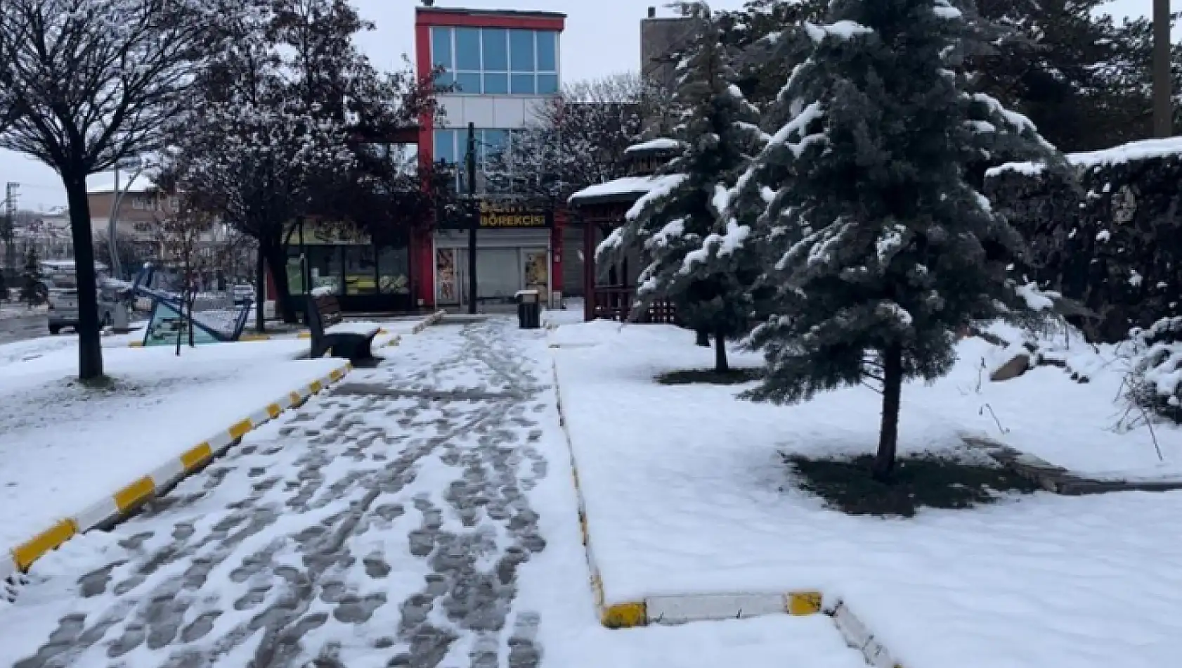 Van Muradiye'de kar yağışı