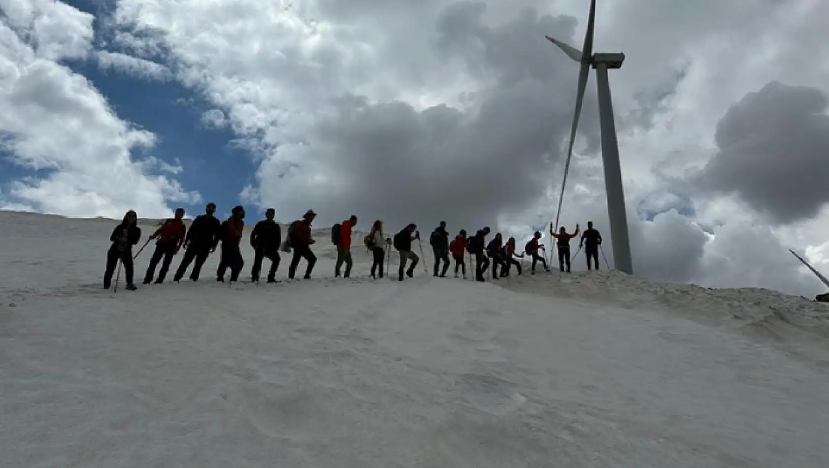 Vanlı dağcılar Dernekos Dağı'na tırmandı