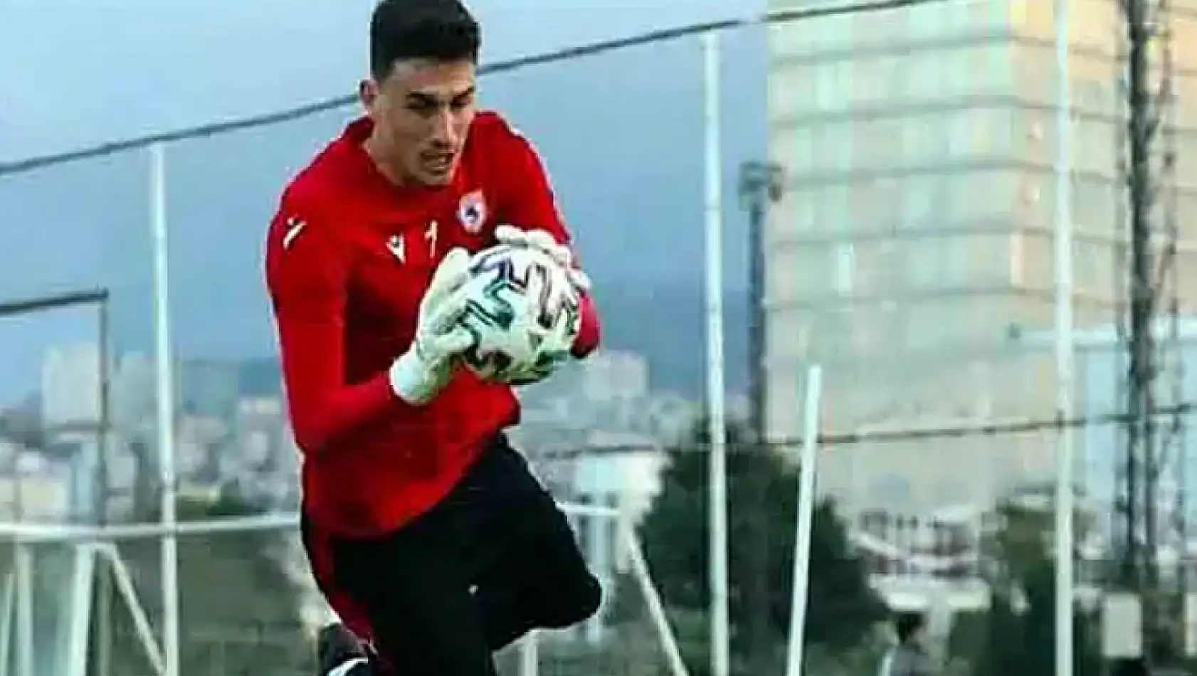 Vanspor'un kalecisi Abdulsamed Damlu Amedspor'a transfer oldu